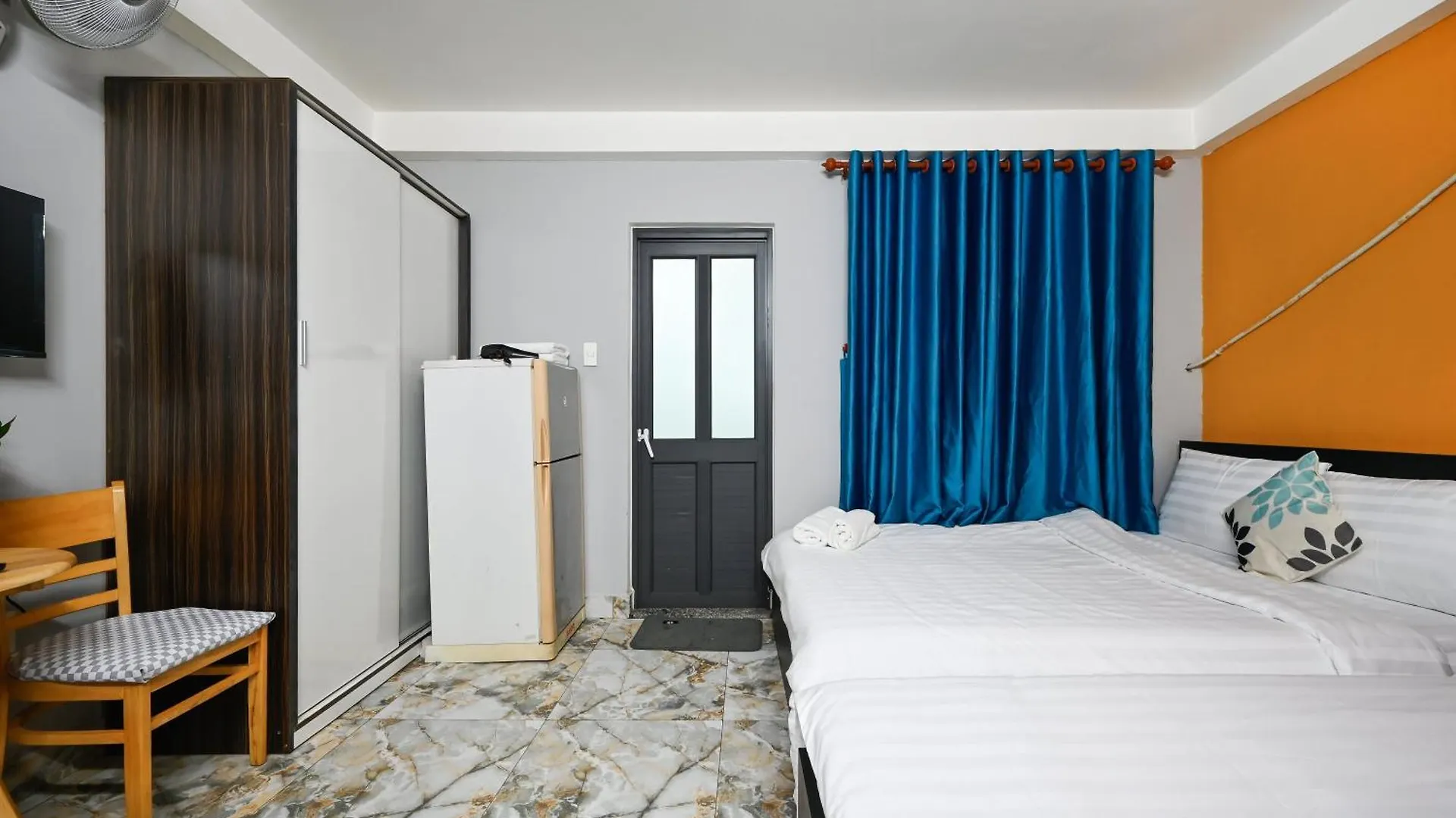 Montana Hotel & Aparment Saigon Airport Хошимин 0*,  Вьетнам