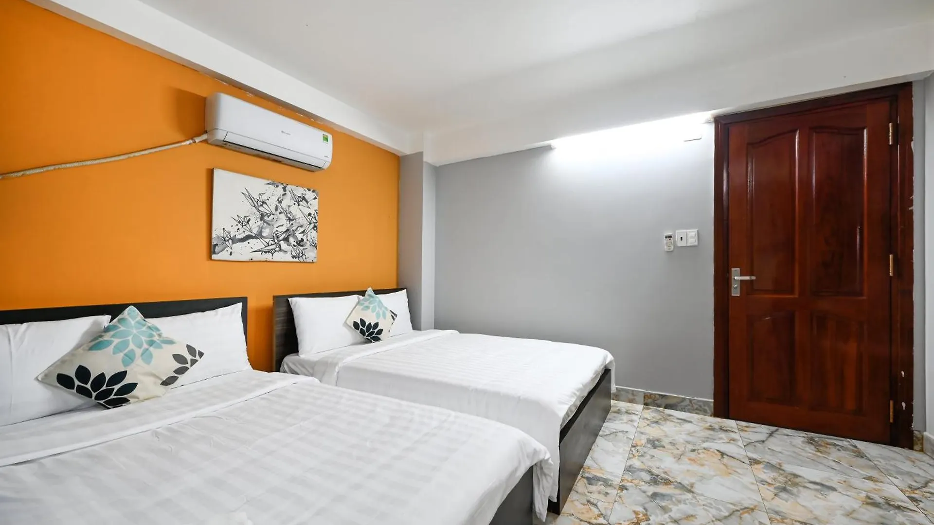 Апарт-отель Montana Hotel & Aparment Saigon Airport Хошимин Вьетнам