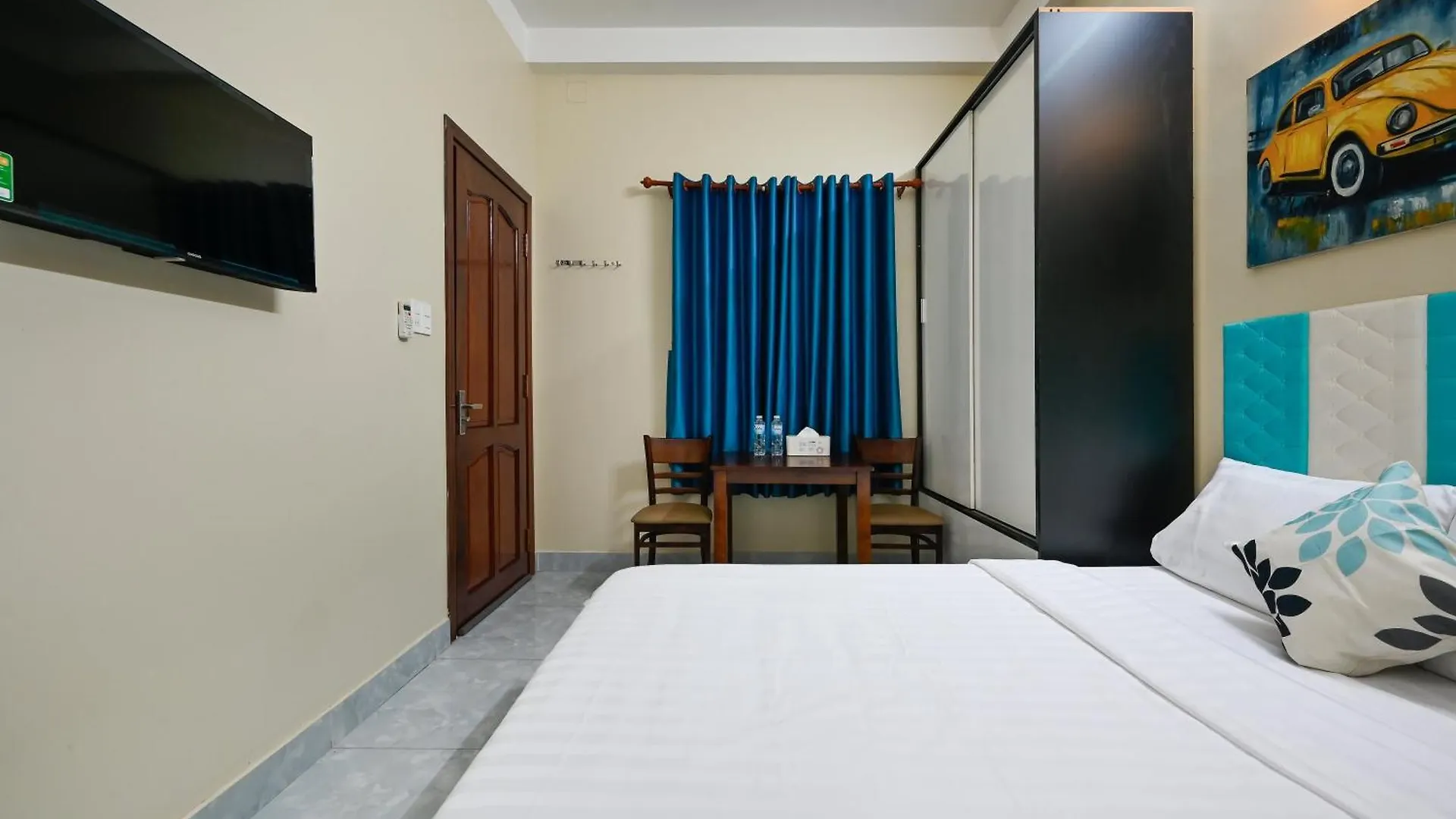 Montana Hotel & Aparment Saigon Airport Хошимин 0*,