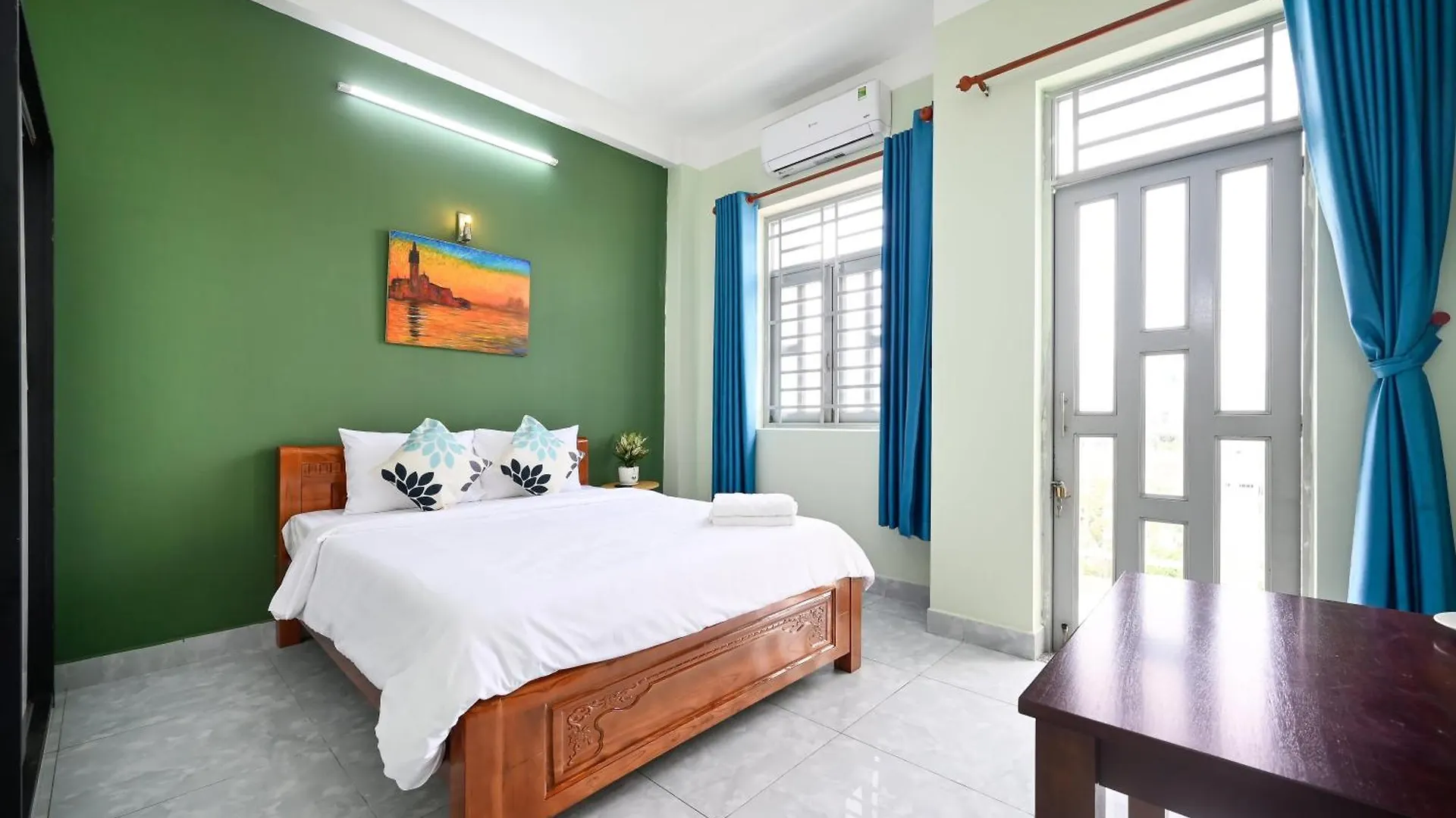 Montana Hotel & Aparment Saigon Airport location